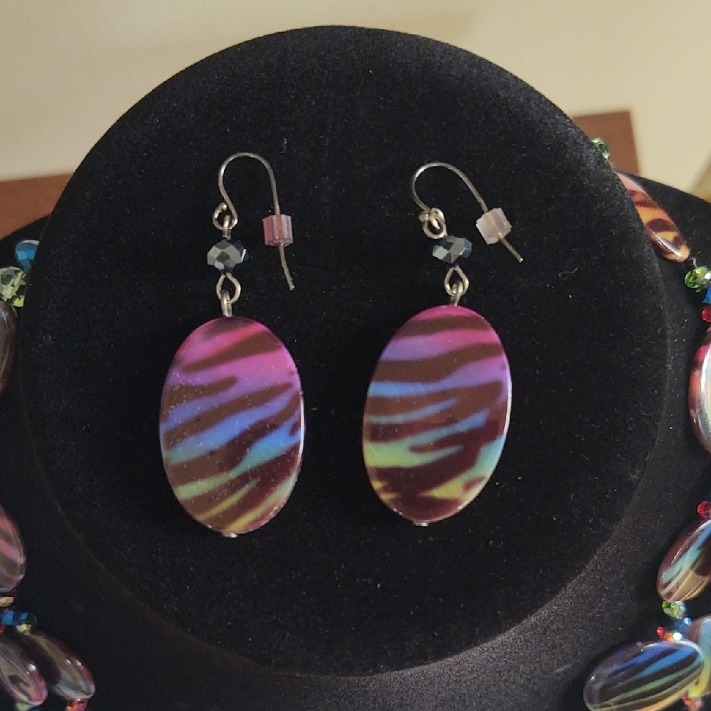 Multicolor Striped Necklace Set - image 2